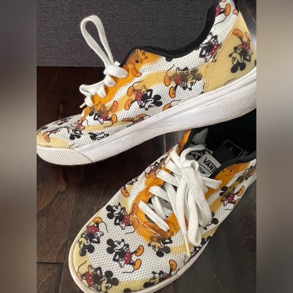 Vans X Disney Mickey Mouse Ultra Range First Edition Men’s 9.5 - Picture 4 of 12